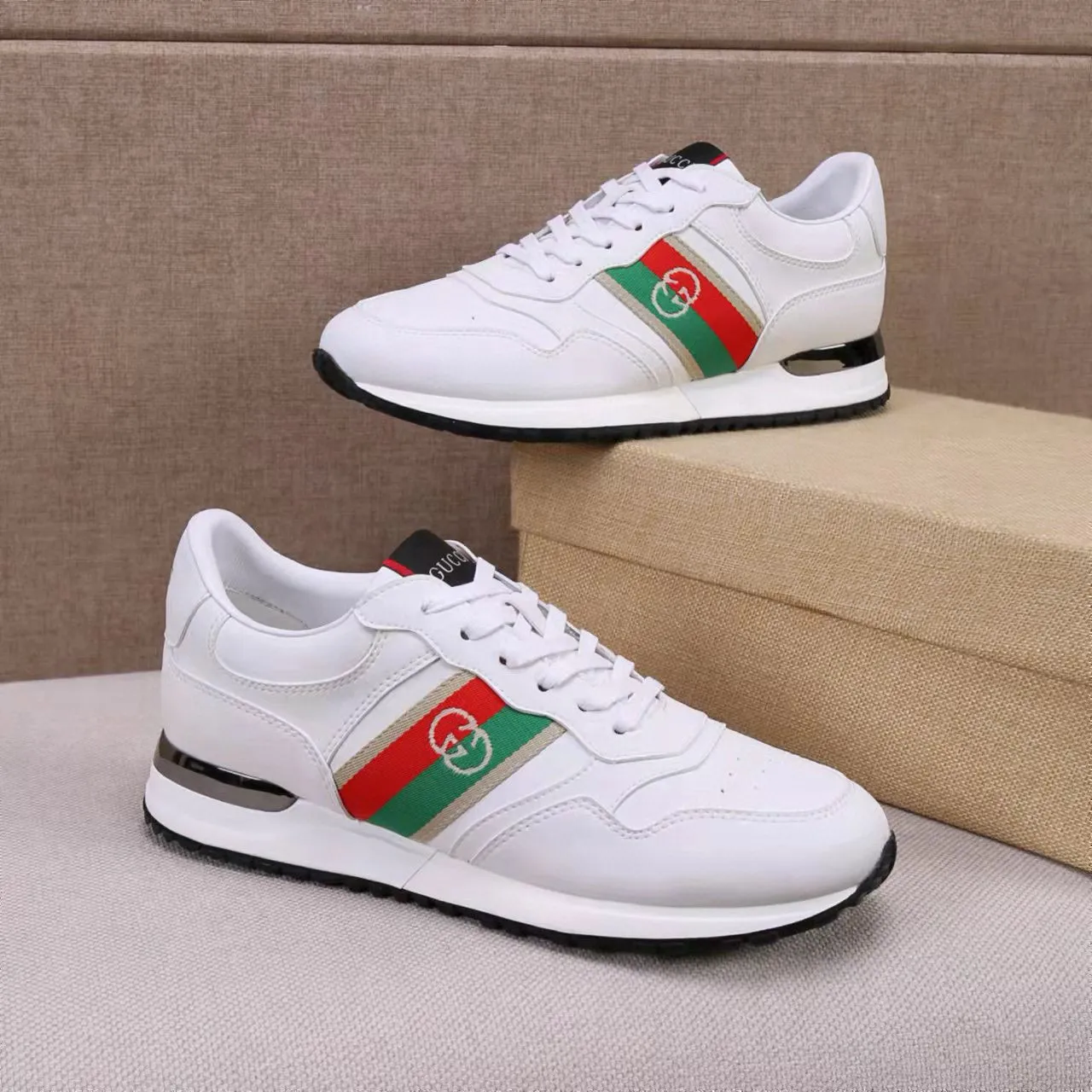 Factory price: 400💰[Gucci men's sports shoes] Gucci fashionable casual men's shoes🇨🇳Original 1:1 mold opening, new model debuts first💯Not high-profile but avant-garde, simple, low-key and fashionable, super versatile style🌿Made of original cowhide➕Sheepskin lining🎋The version is comfortable on the feet, first-class workmanship🍍Number: 38-44, (45 customized)